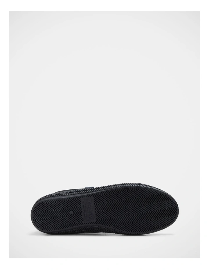 International Low Sneakers In Black/Dark Grey image 6