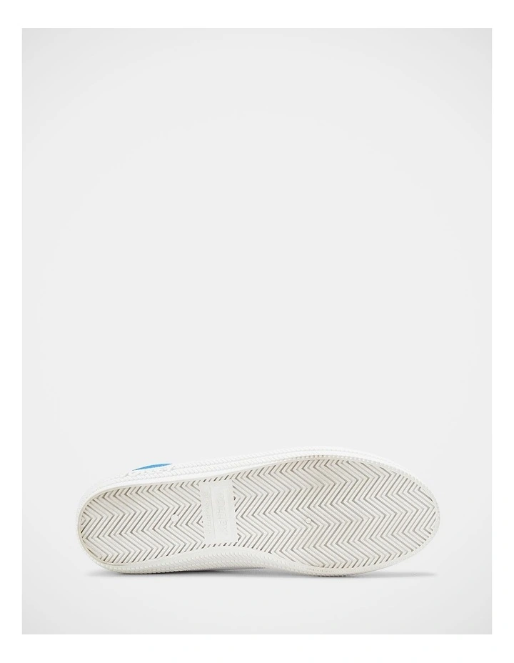 International Low Sneakers In White/Blue image 6