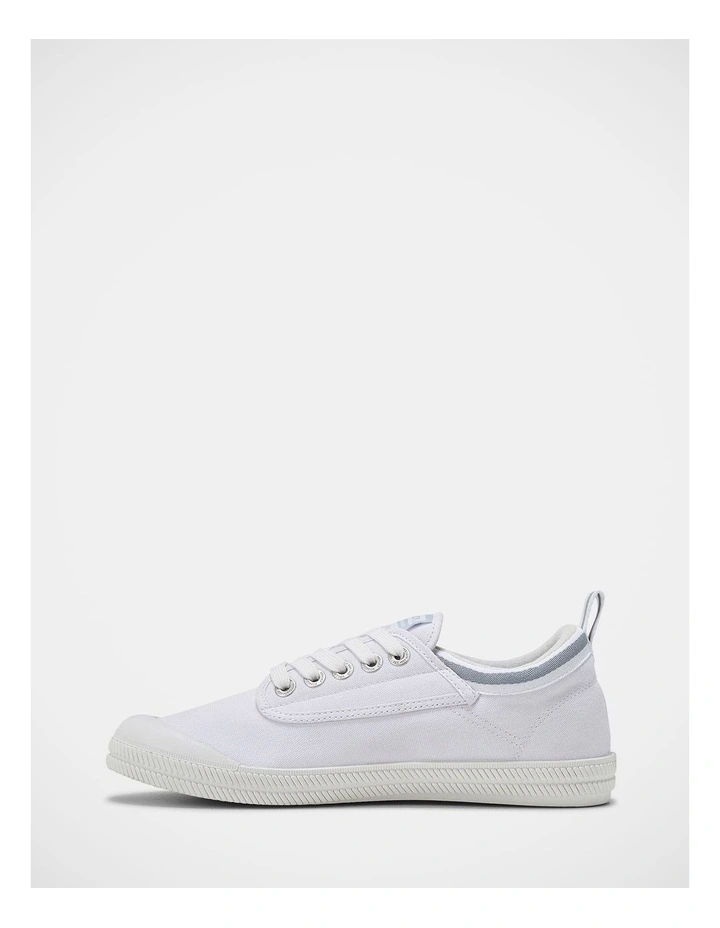 International Low Sneakers In White/Grey image 3