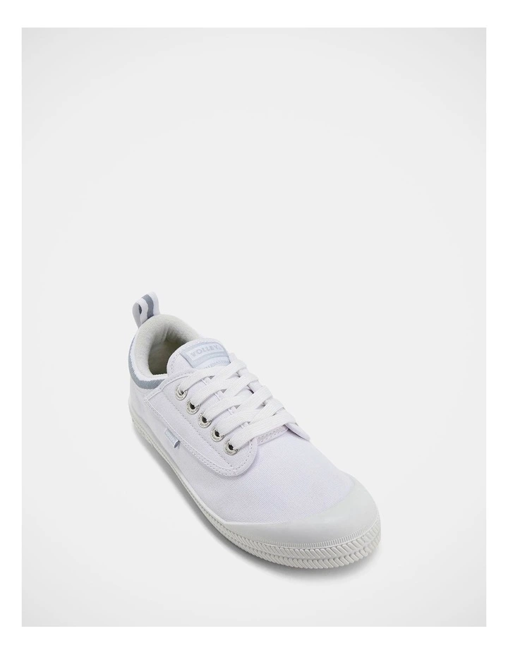 International Low Sneakers In White/Grey image 7