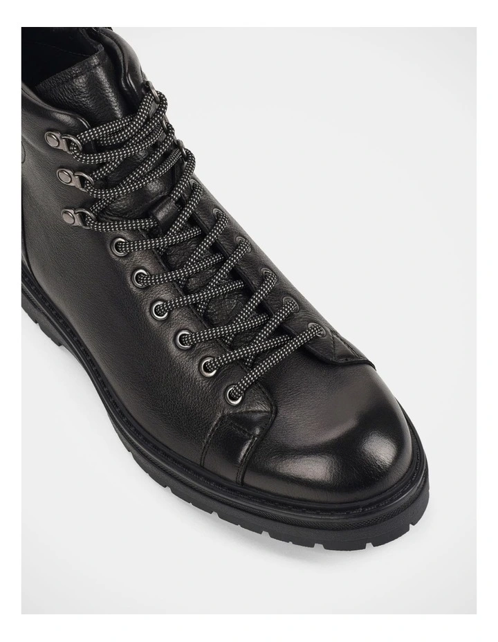 Hedge Boots in Black image 4