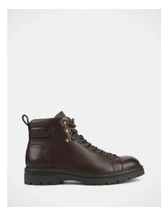 Hedge Boots in Dark Brown
