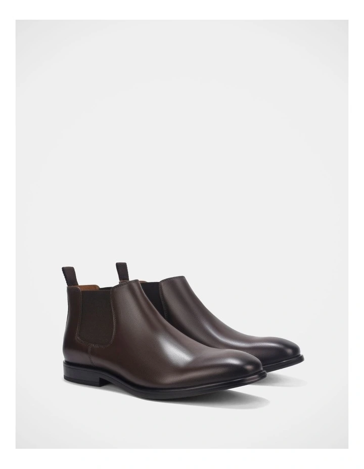 Facade Boots In Brown image 2