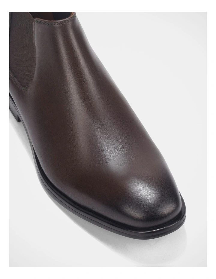 Facade Boots In Brown image 4