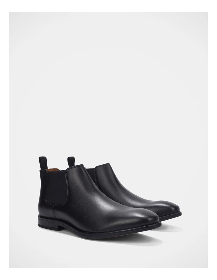Facade Boots In Black image 2