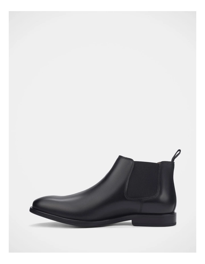 Facade Boots In Black image 3