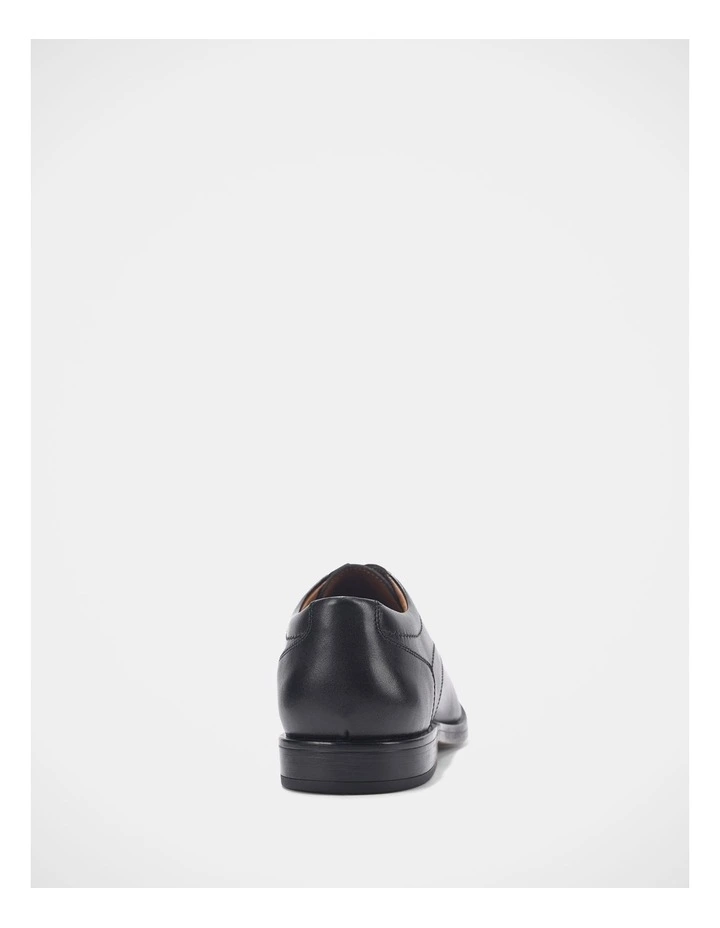 Favour Shoes In Black image 5