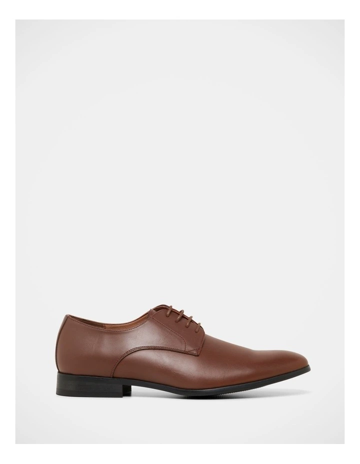 Oslo Shoes in Tan