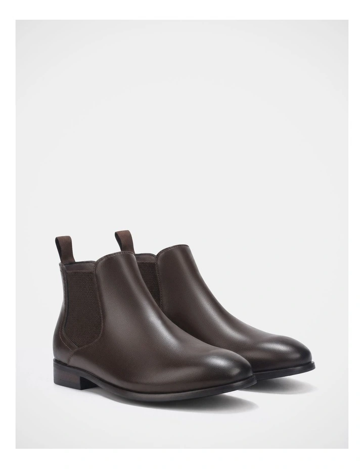 Tartu Boots in Brown image 2