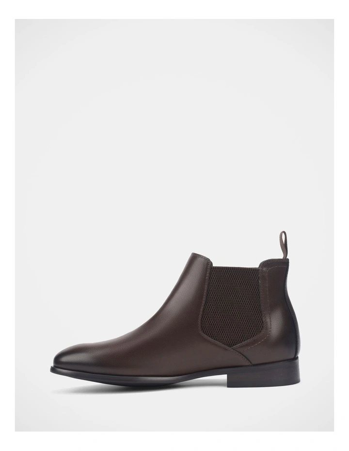 Tartu Boots in Brown image 3