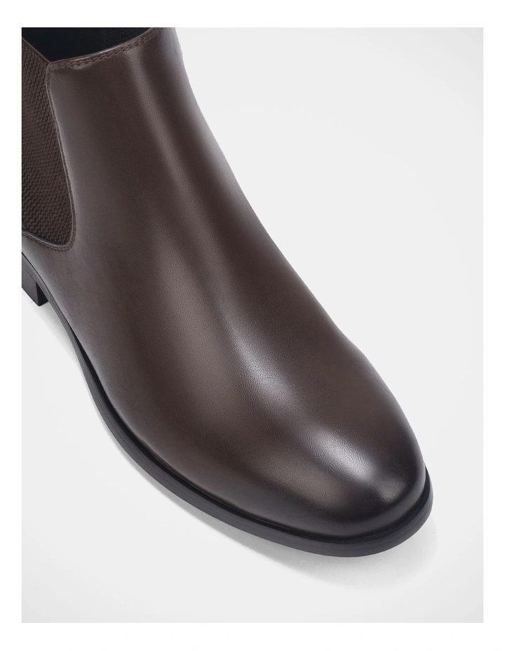 Tartu Boots in Brown image 4