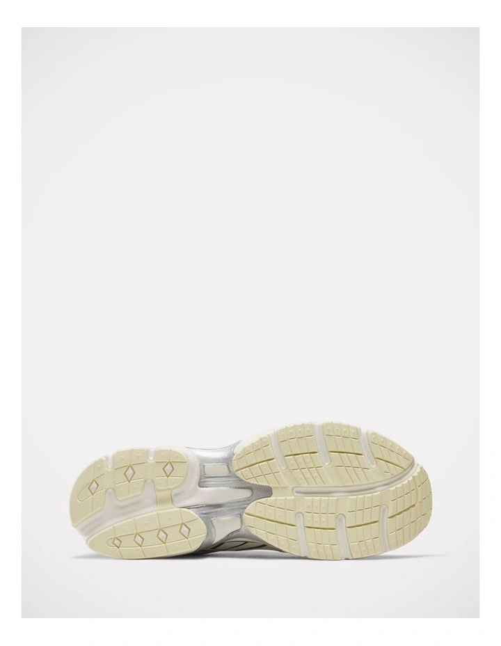Premier Road Plus Vi Sneakers in Chalk image 5