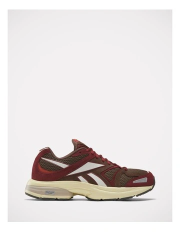Premier Road Plus Vi Sneakers In Mahogany
