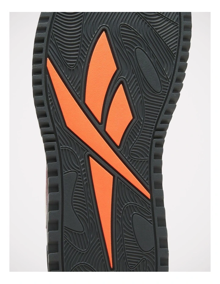 Atr Chill Sneakers in Chalk image 6