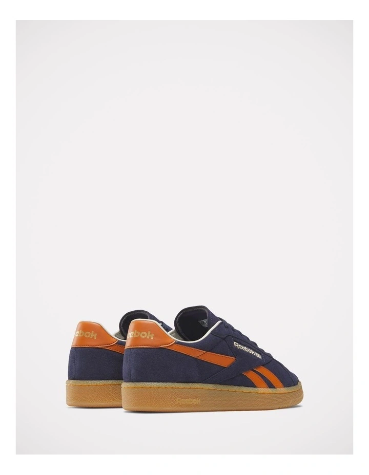 Club C Grounds Uk Sneakers in Navy image 3