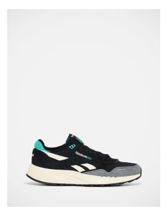 Classic Leather 2400 Sneakers in Black