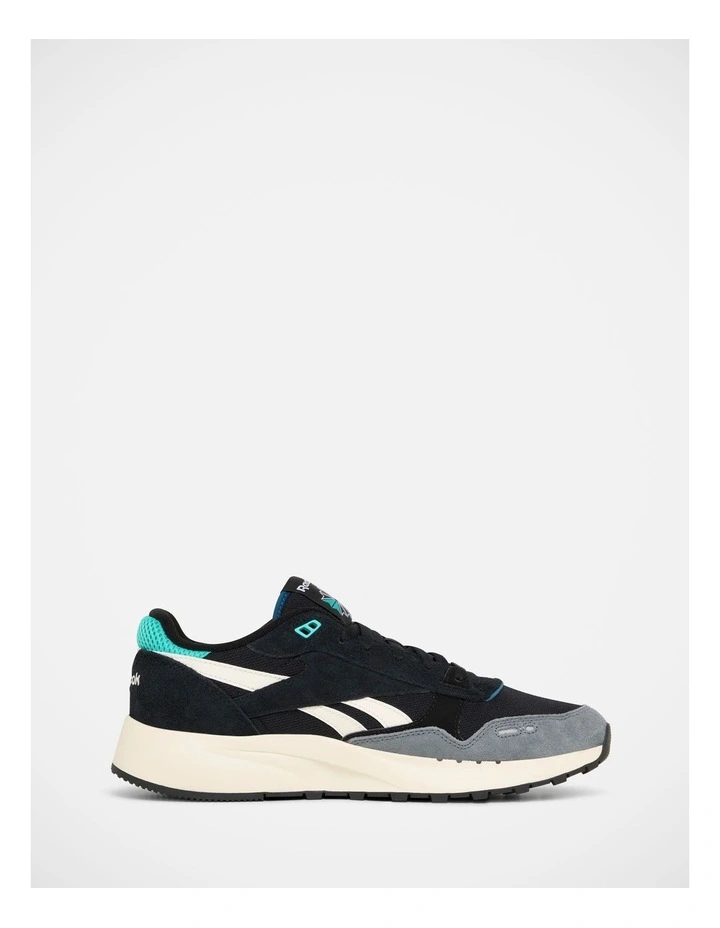 Classic Leather 2400 Sneakers in Black image 3