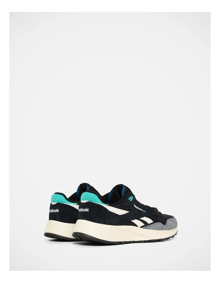 Classic Leather 2400 Sneakers in Black image 5