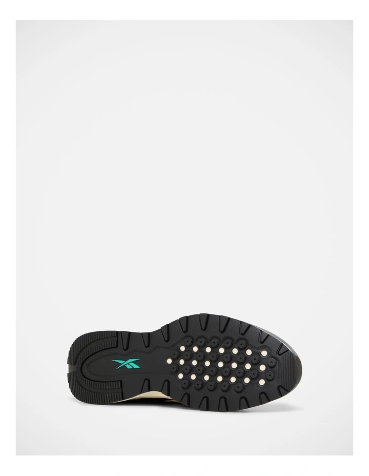 Classic Leather 2400 Sneakers in Black image 6