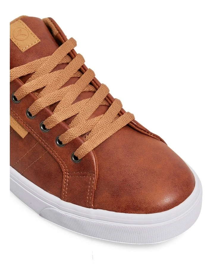 Finetime Classic Sneakers in Brown image 4