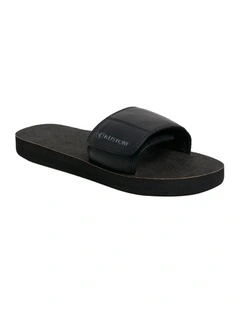 Uno Slides in Stealth