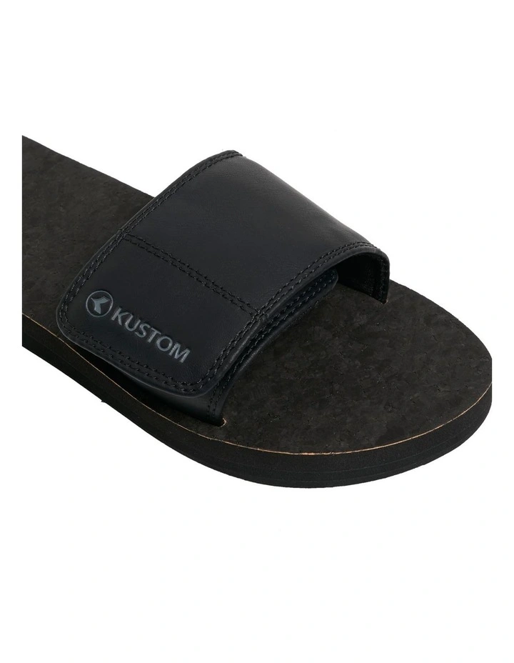 Uno Slides in Stealth image 4