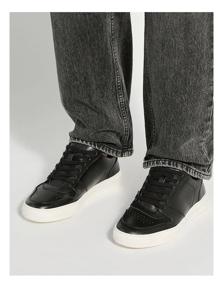 Tawly Trainer Shoes in Black image 2