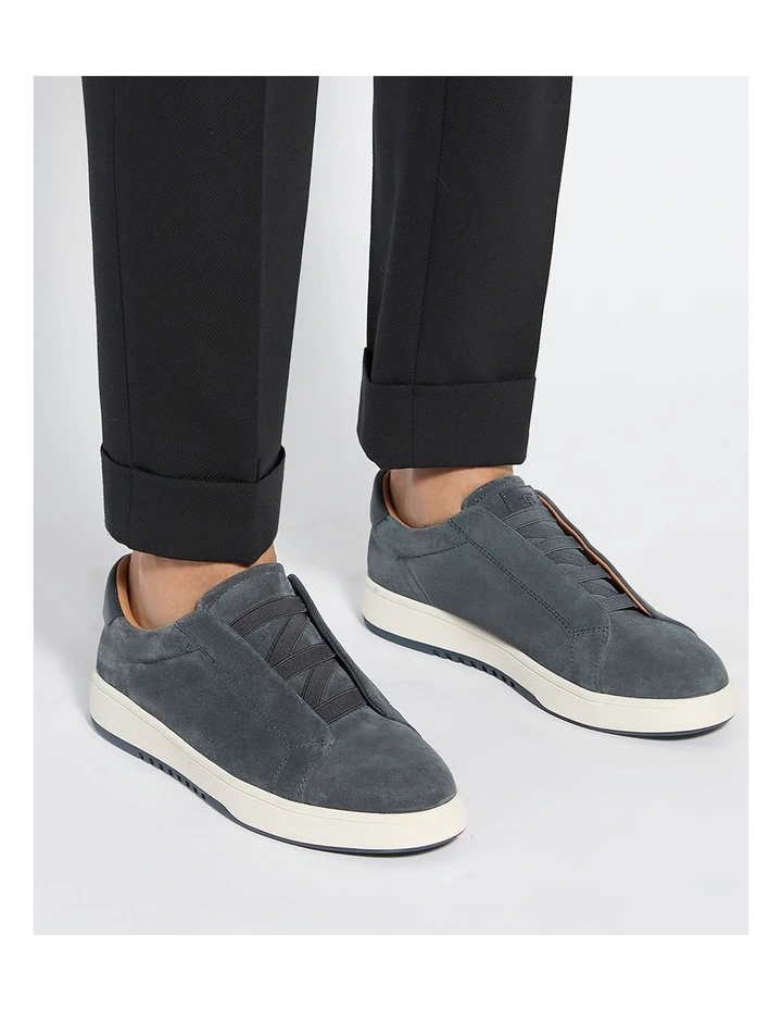 Troys Sneaker in Navy image 2