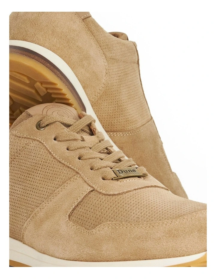 Trilogy Runner Shoes in Sand image 6