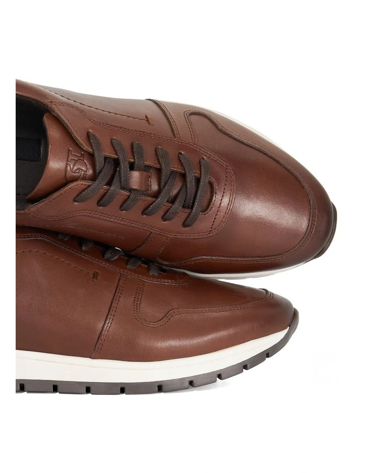 Tris Runner Shoes in Brown image 5
