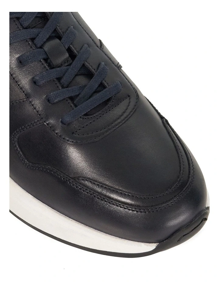 Tris Runner Shoes in Navy image 5