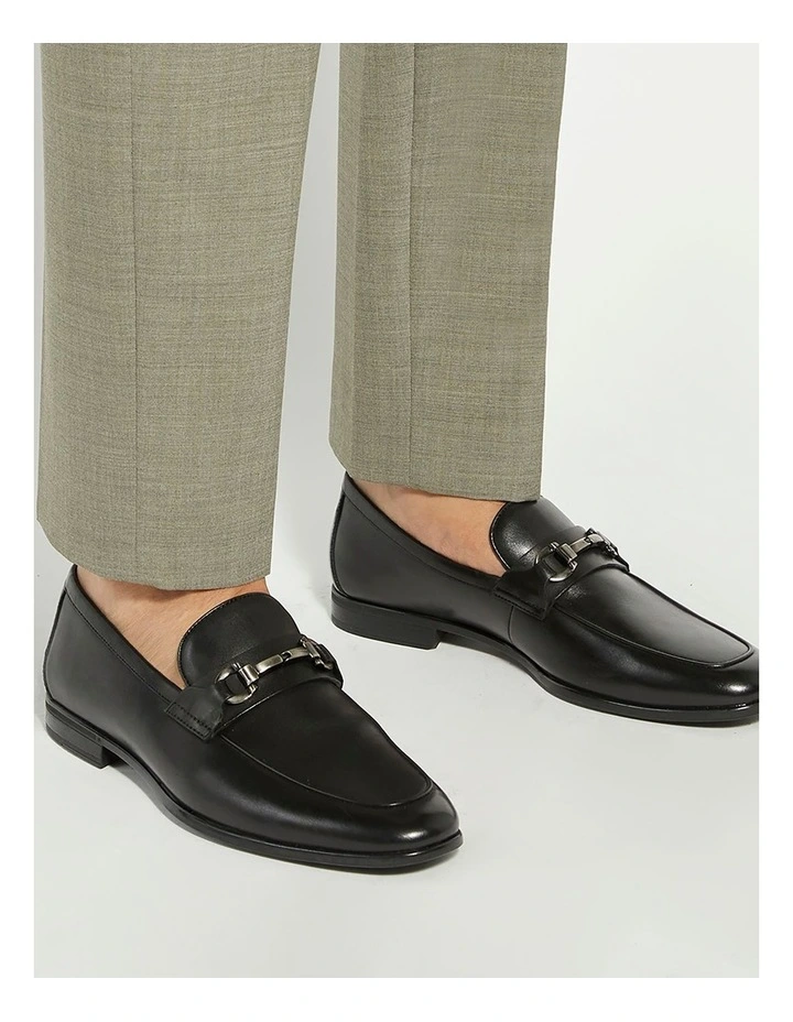 Seymore Dress Shoe in Black image 2