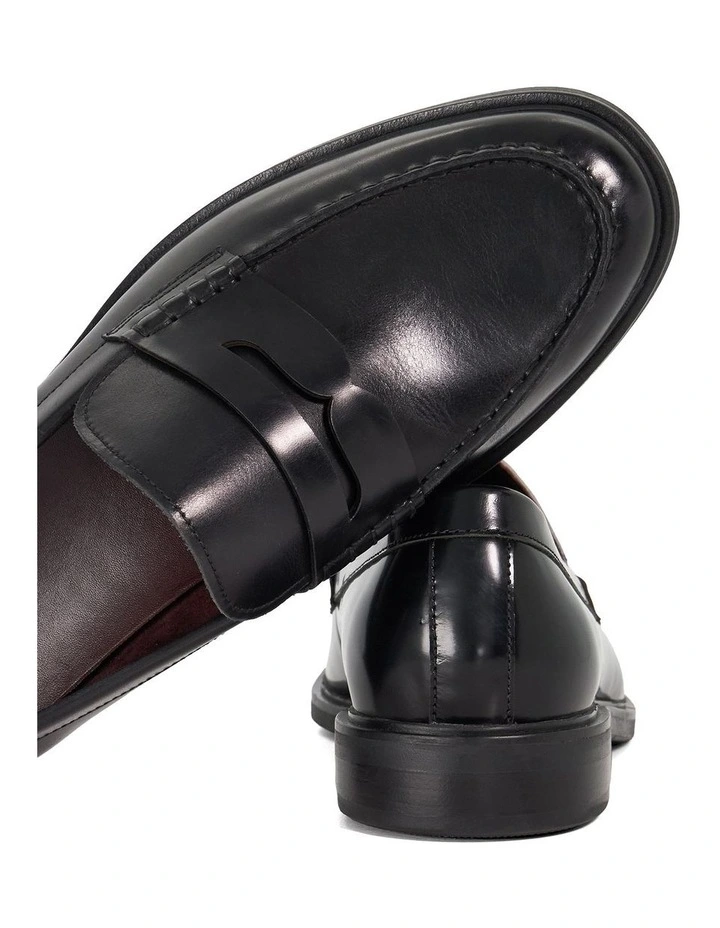 Sascha Loafer in Black image 5