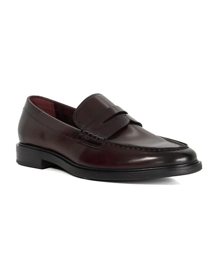 Sascha Loafer in Burgundy image 2