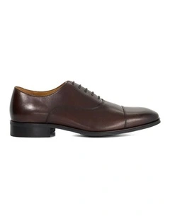 Solver Dress Shoe in Brown