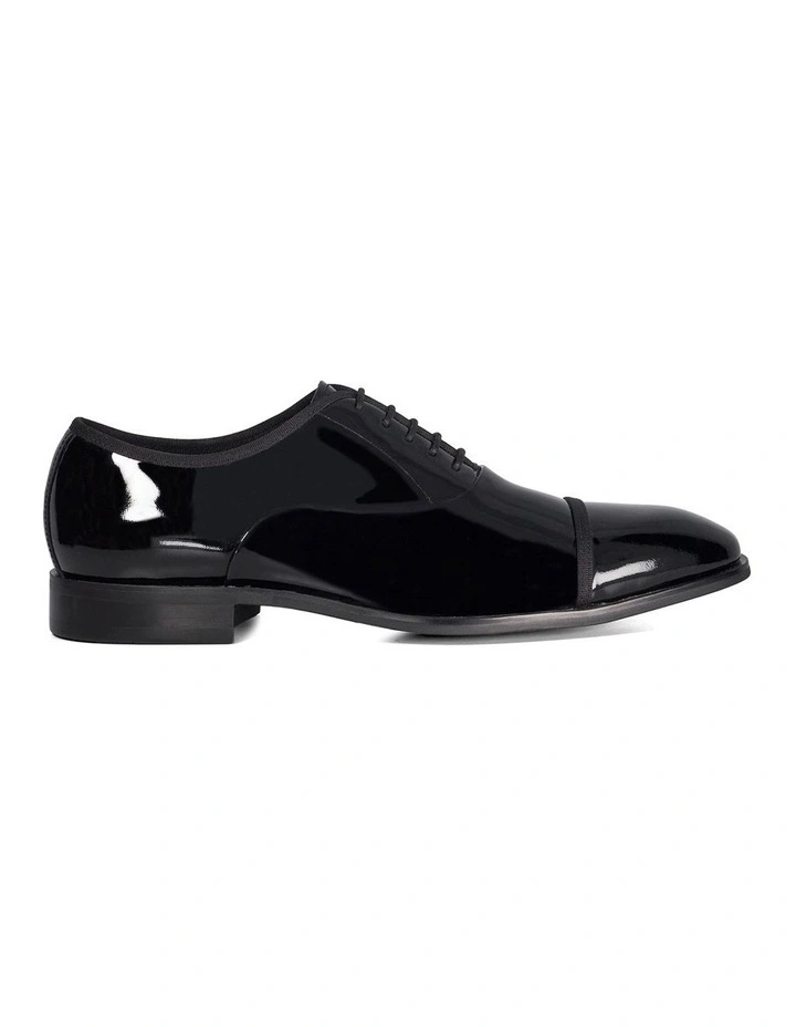 Shuffle Dress Shoe in Black image 1