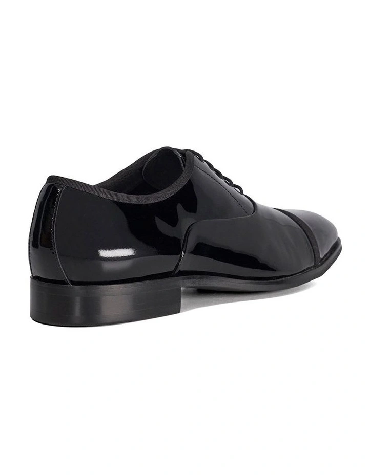 Shuffle Dress Shoe in Black image 5