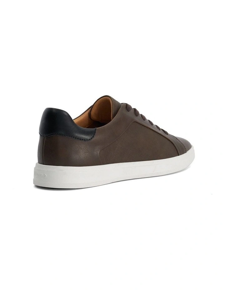 Traces Trainer in Brown image 5