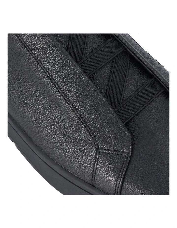 Troys Sneaker In Black image 5