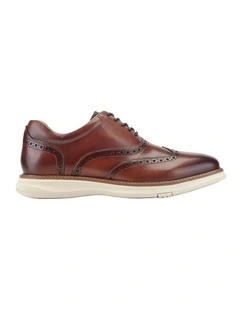 Lendal Wingtip Oxford Shoes in Brown
