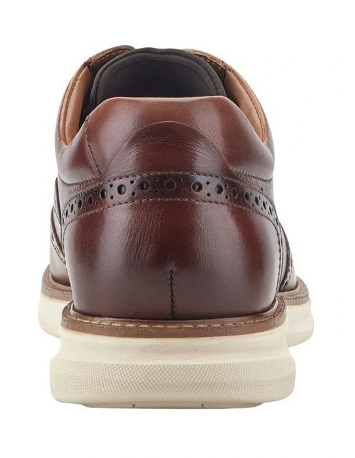 Lendal Wingtip Oxford Shoes in Brown image 3
