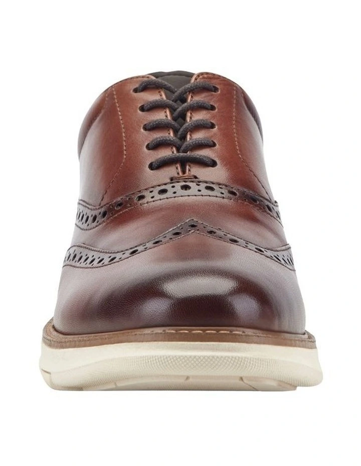 Lendal Wingtip Oxford Shoes in Brown image 4