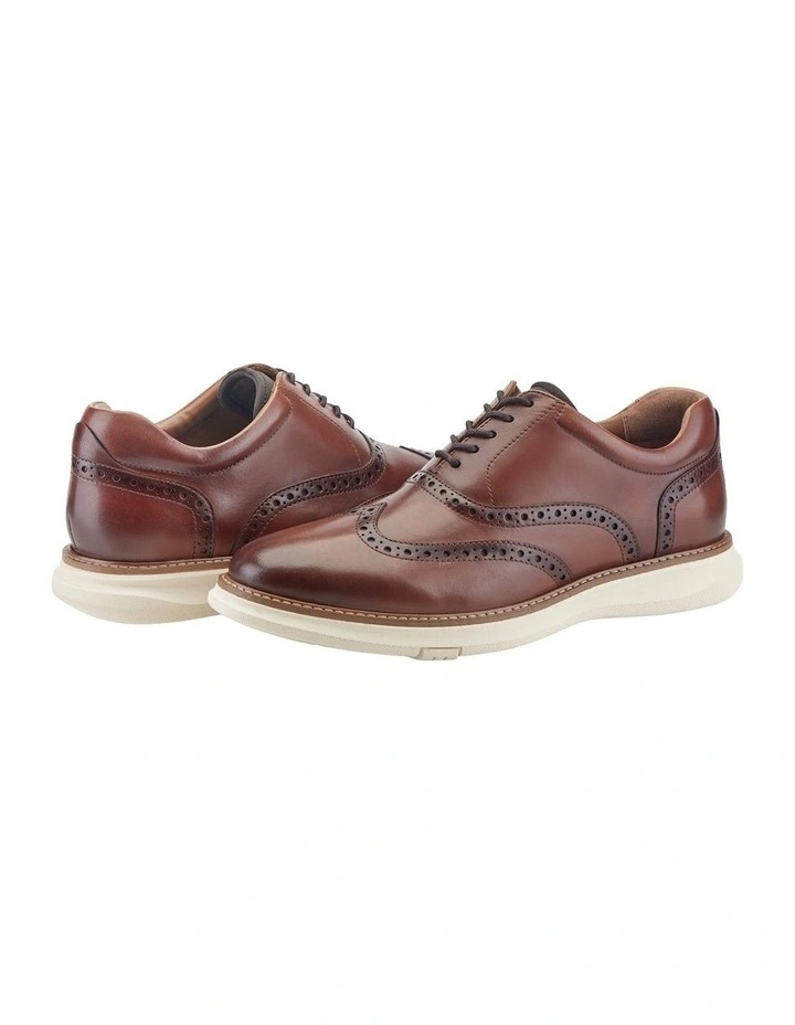 Lendal Wingtip Oxford Shoes in Brown image 5