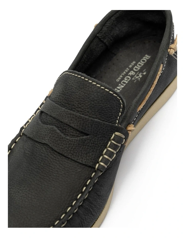 Victoria Loafer in Navy image 5