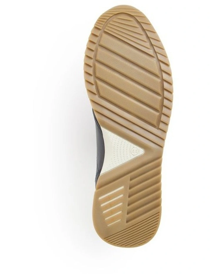 Albury Sneaker in Navy image 7