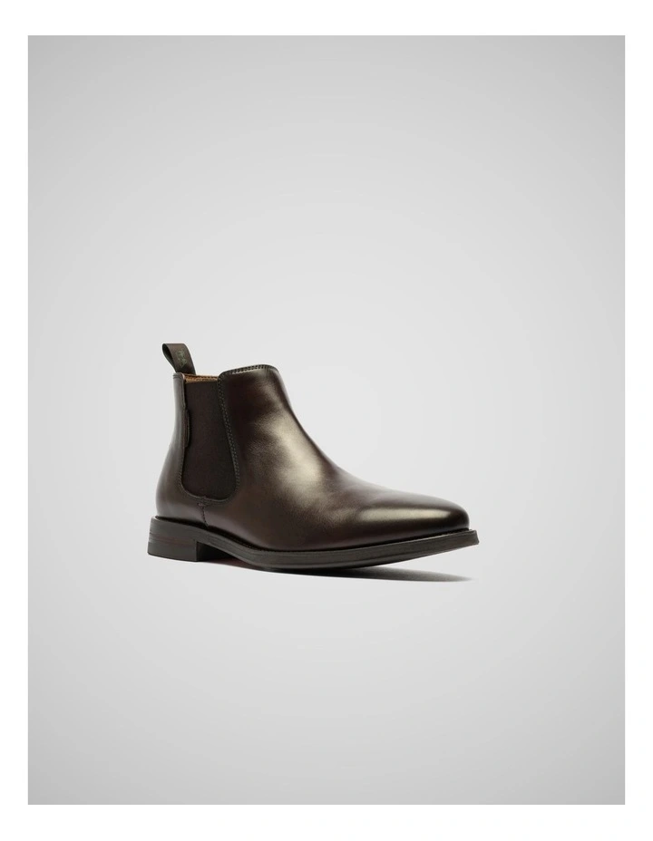 Russlands Chelsea Boot in Chocolate image 2