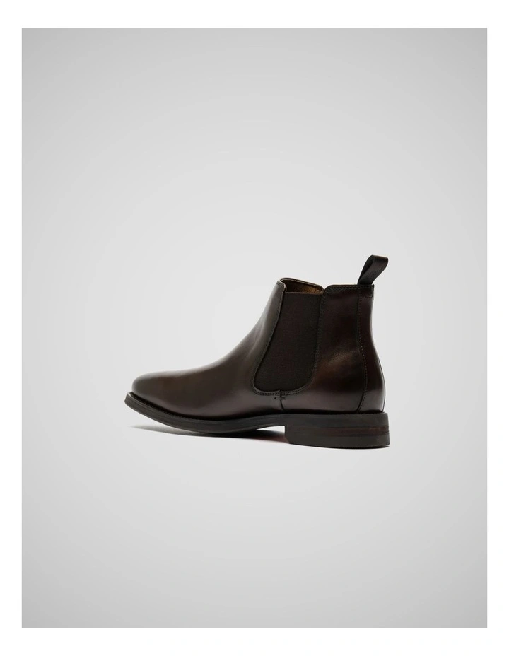 Russlands Chelsea Boot in Chocolate image 3
