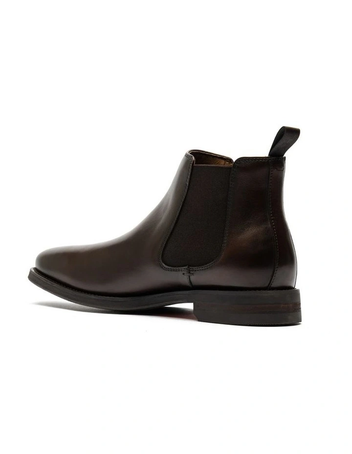 Russlands Chelsea Boot in Chocolate image 3