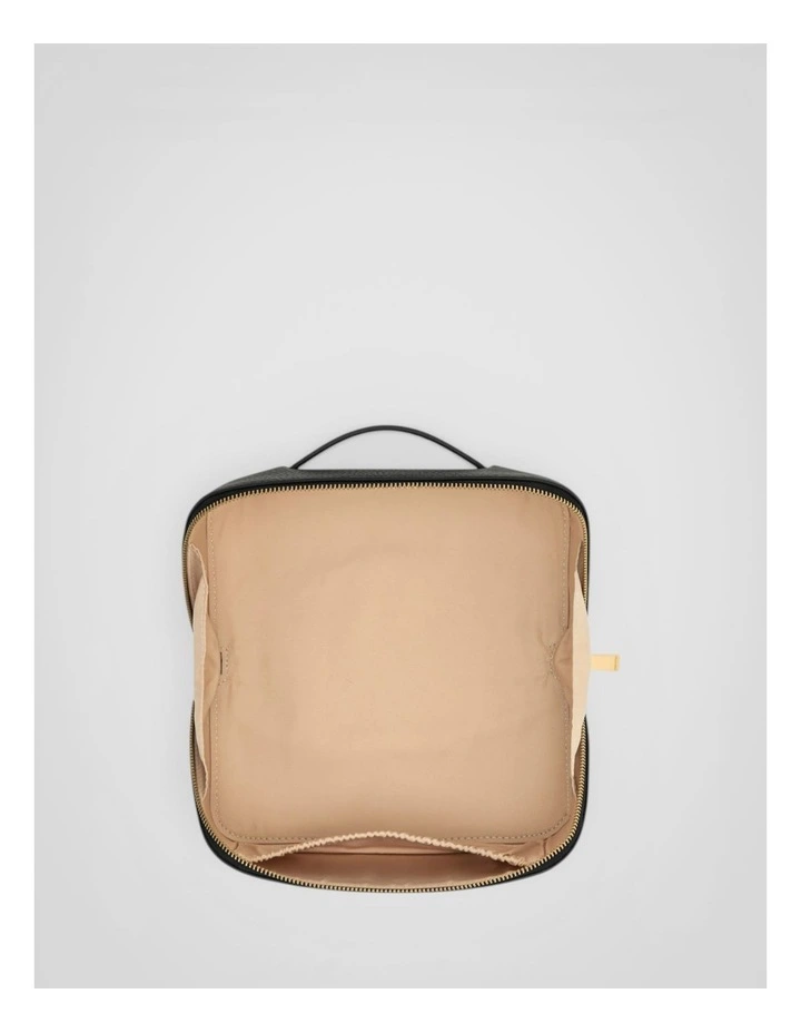 Fife Medium Beauty Case in Black image 3