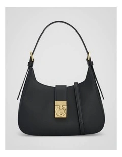 Yvonne Baguette Bag in Black